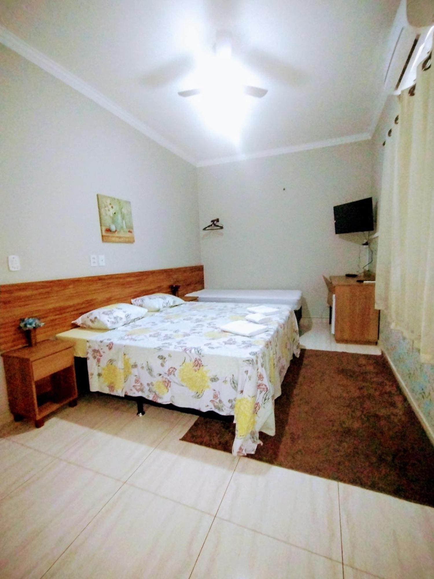 Pouso Oliveira Suites São João Batista do Glória Exteriör bild